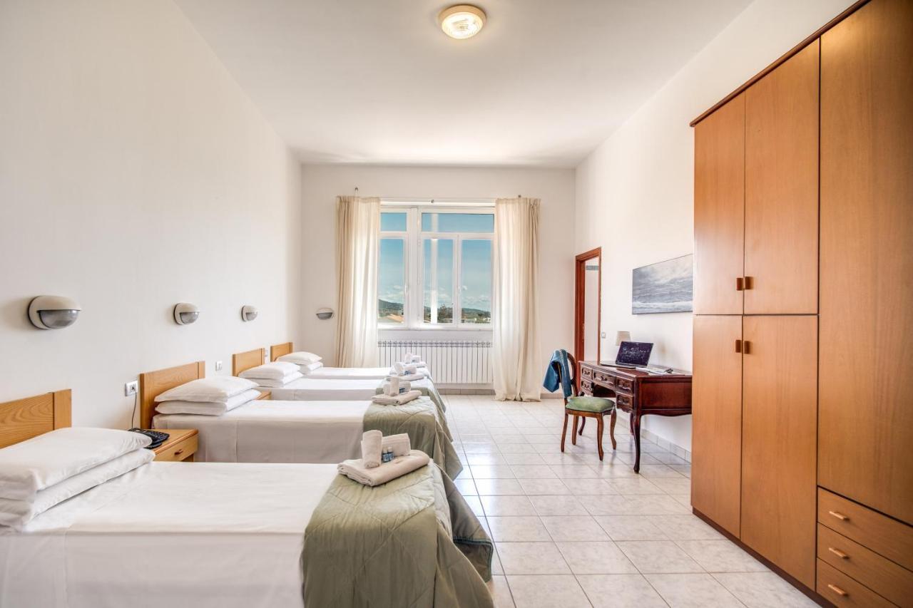 Villa Mg Hotel Санта Маринела Екстериор снимка