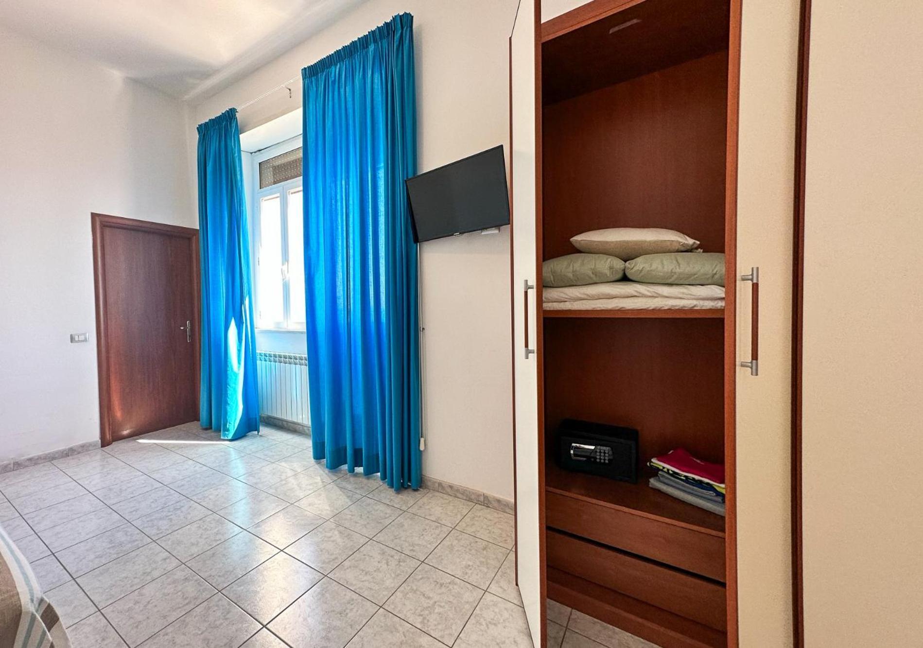 Villa Mg Hotel Санта Маринела Екстериор снимка