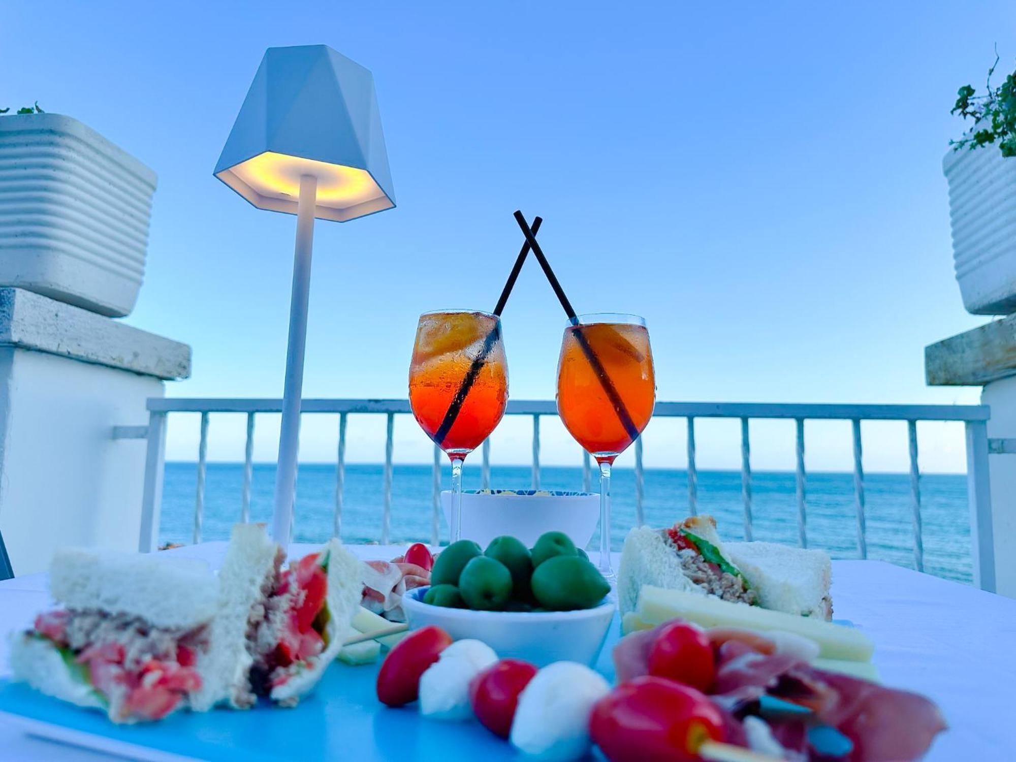 Villa Mg Hotel Санта Маринела Екстериор снимка